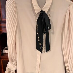 MOTF Cream Pleated-Sleeve Blouse